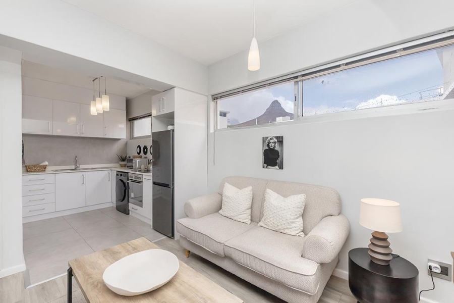 To Let 1 Bedroom Property for Rent in Sea Point Western Cape